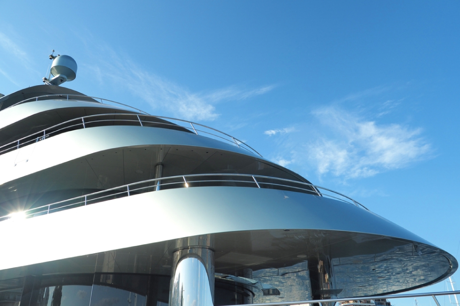 Purchasing a Luxury Yacht: A Symbol of Prestige Purchasing a Luxury Yacht: A Symbol of Prestige