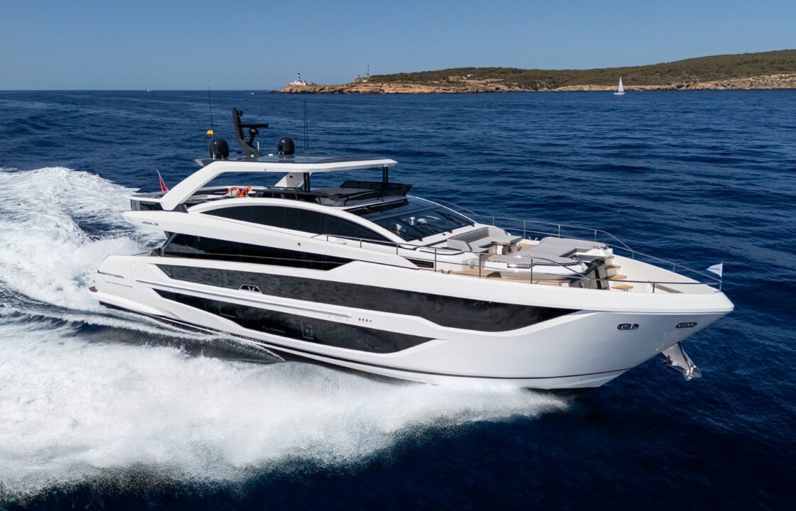 Pearl 82 Triumphs at 2025 International Yacht & Aviation Awards